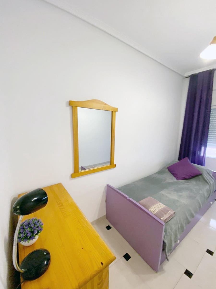 Piso de 3 habitaciones en Dénia en venta - 185.000 € (Ref: 9422277)