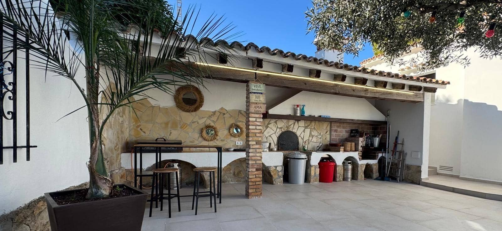 2 chambre Villa/Maison à vendre à Denia avec piscine garage - 749 000 € (Ref: 9422278)