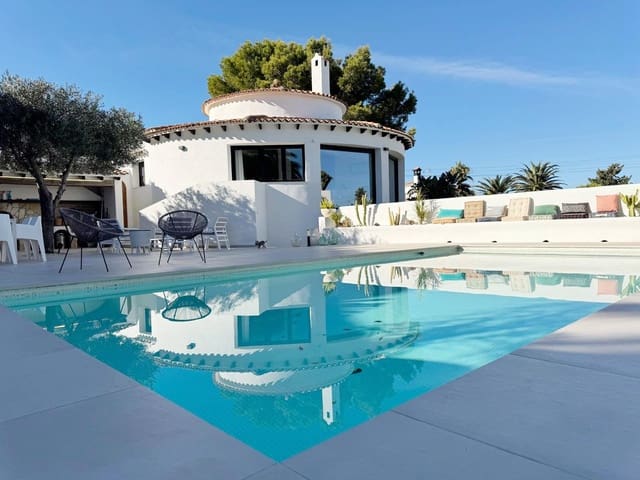2 bedroom Villa for sale in El Montgó, Dénia with pool garage - € 749,000 (Ref: 9422278)
