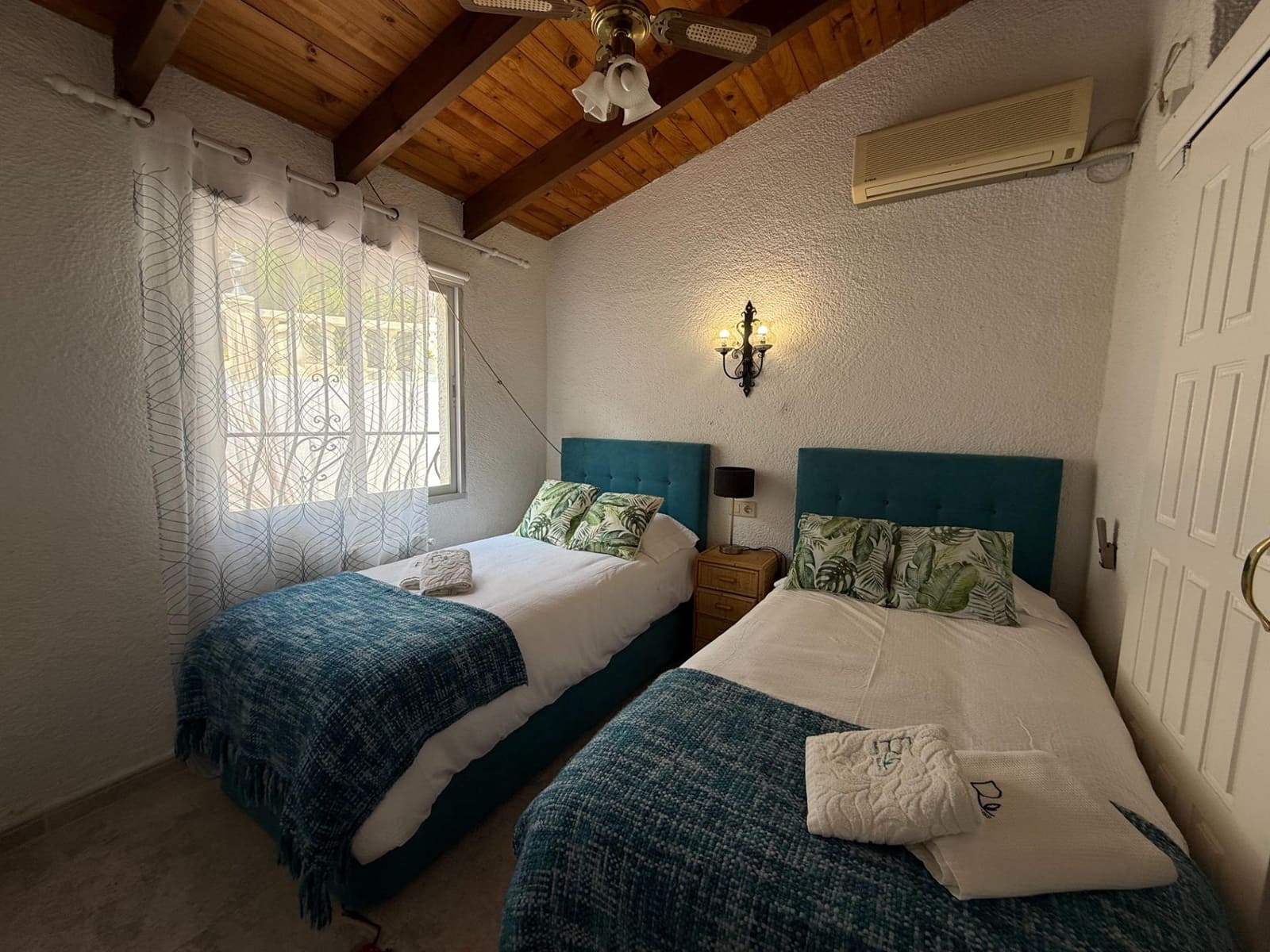 Chalet de 3 habitaciones en Dénia en venta con piscina garaje - 485.000 € (Ref: 9431003)