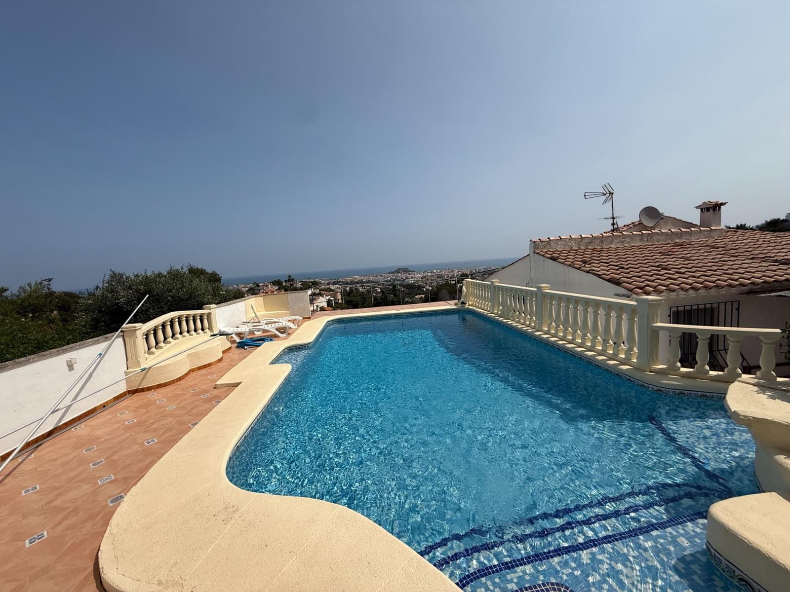 3 slaapkamer Villa te koop in Denia met zwembad garage - € 485.000 (Ref: 9431003)
