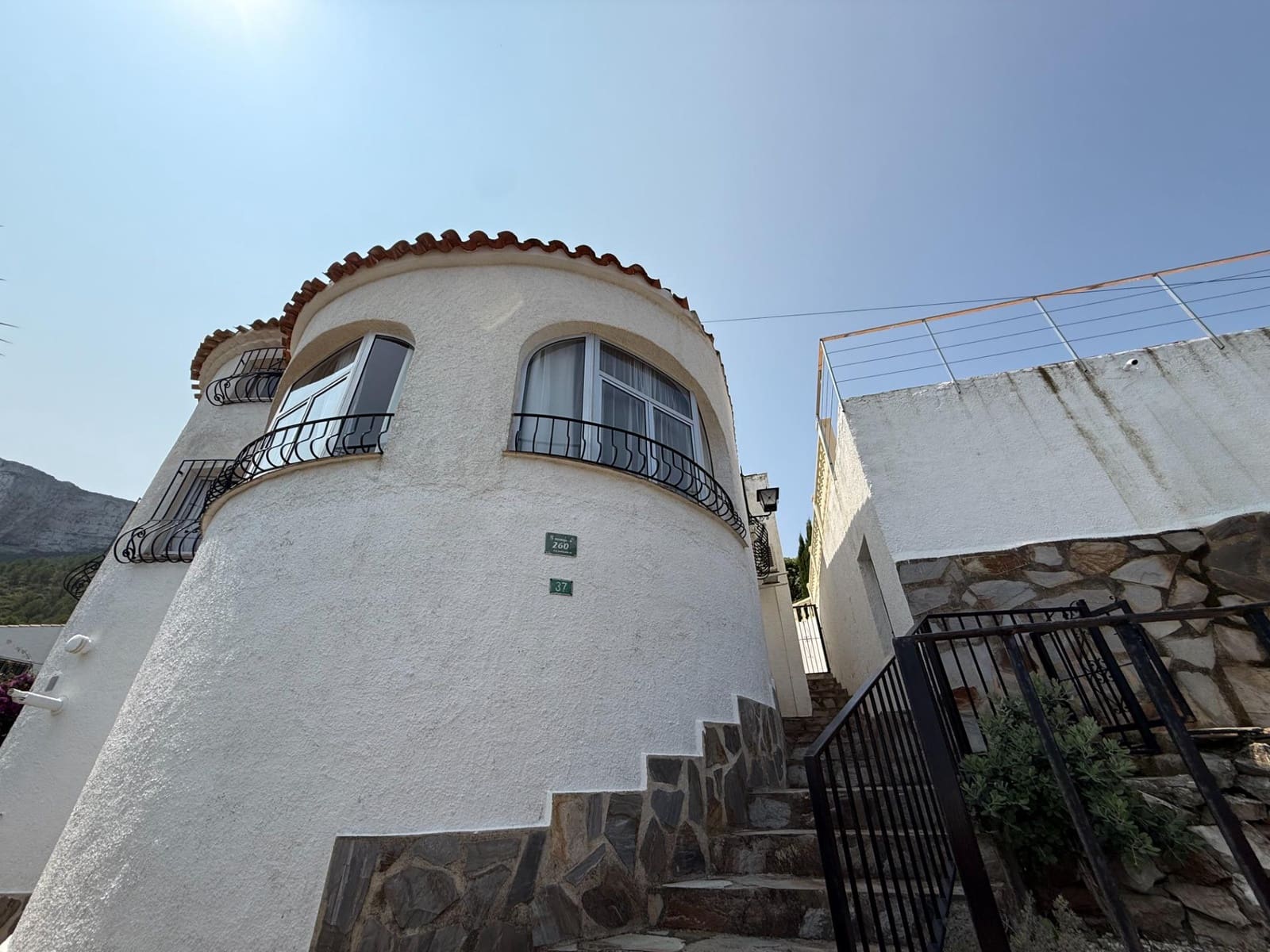 3 bedroom Villa for sale in Denia with pool garage - € 485,000 (Ref: 9431003)