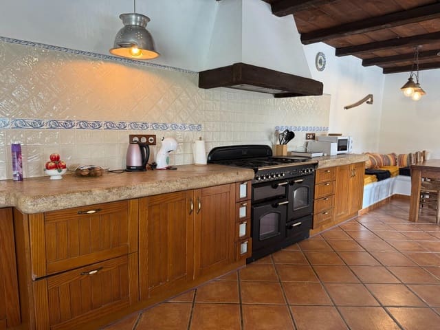 6 soveværelse Finca/Landehus til salg i Pedreguer med swimmingpool garage - € 985.000 (Ref: 9431004)