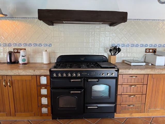 6 soveværelse Finca/Landehus til salg i Pedreguer med swimmingpool garage - € 985.000 (Ref: 9431004)