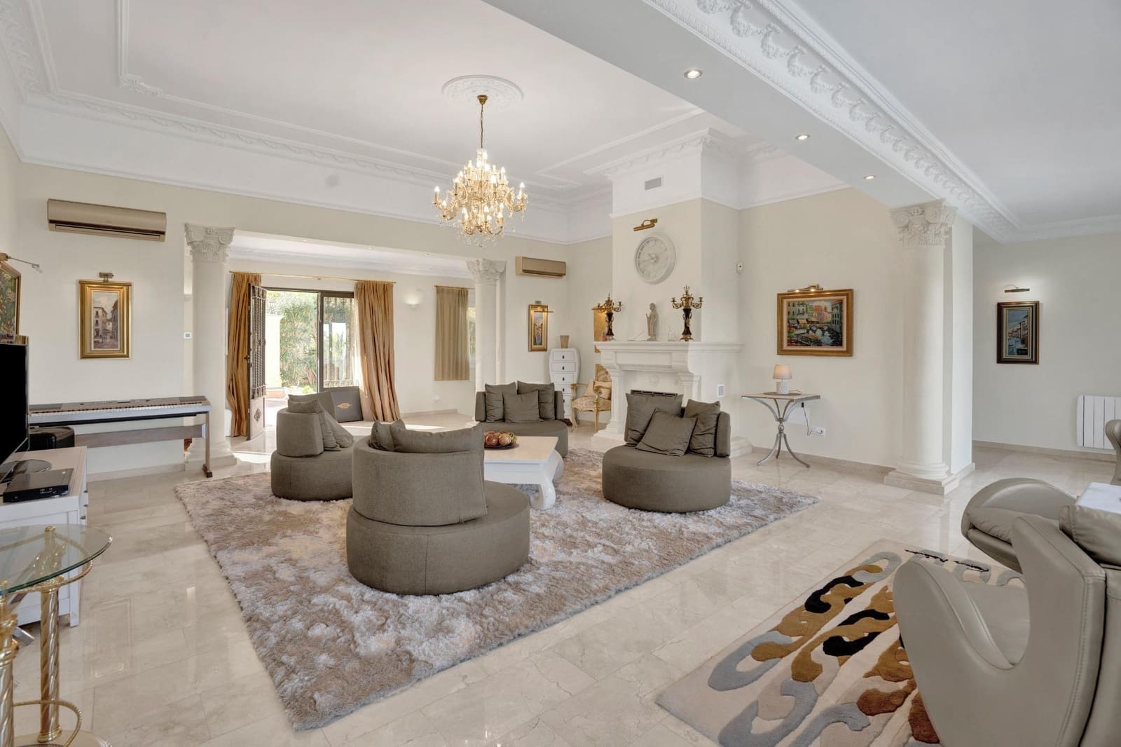 6 bedroom Villa for sale in Denia with pool garage - € 1,290,000 (Ref: 9431005)