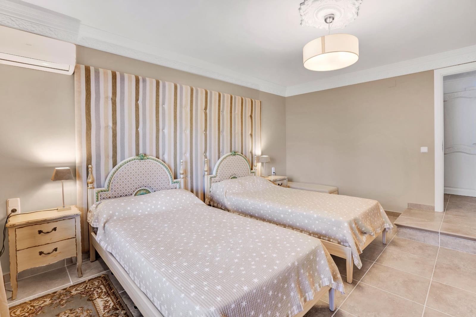 6 sypialnia Willa na sprzedaż w Denia z basenem garażem - 1 290 000 € (Ref: 9431005)