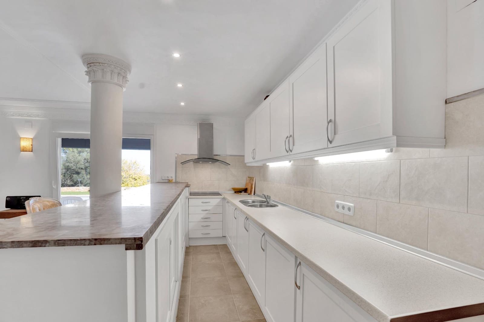 6 quarto Moradia para venda em Denia com piscina garagem - 1 290 000 € (Ref: 9431005)