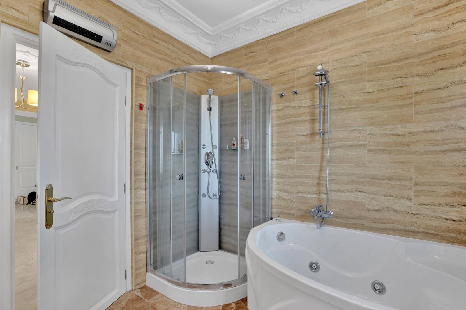 6 quarto Moradia para venda em Denia com piscina garagem - 1 290 000 € (Ref: 9431005)