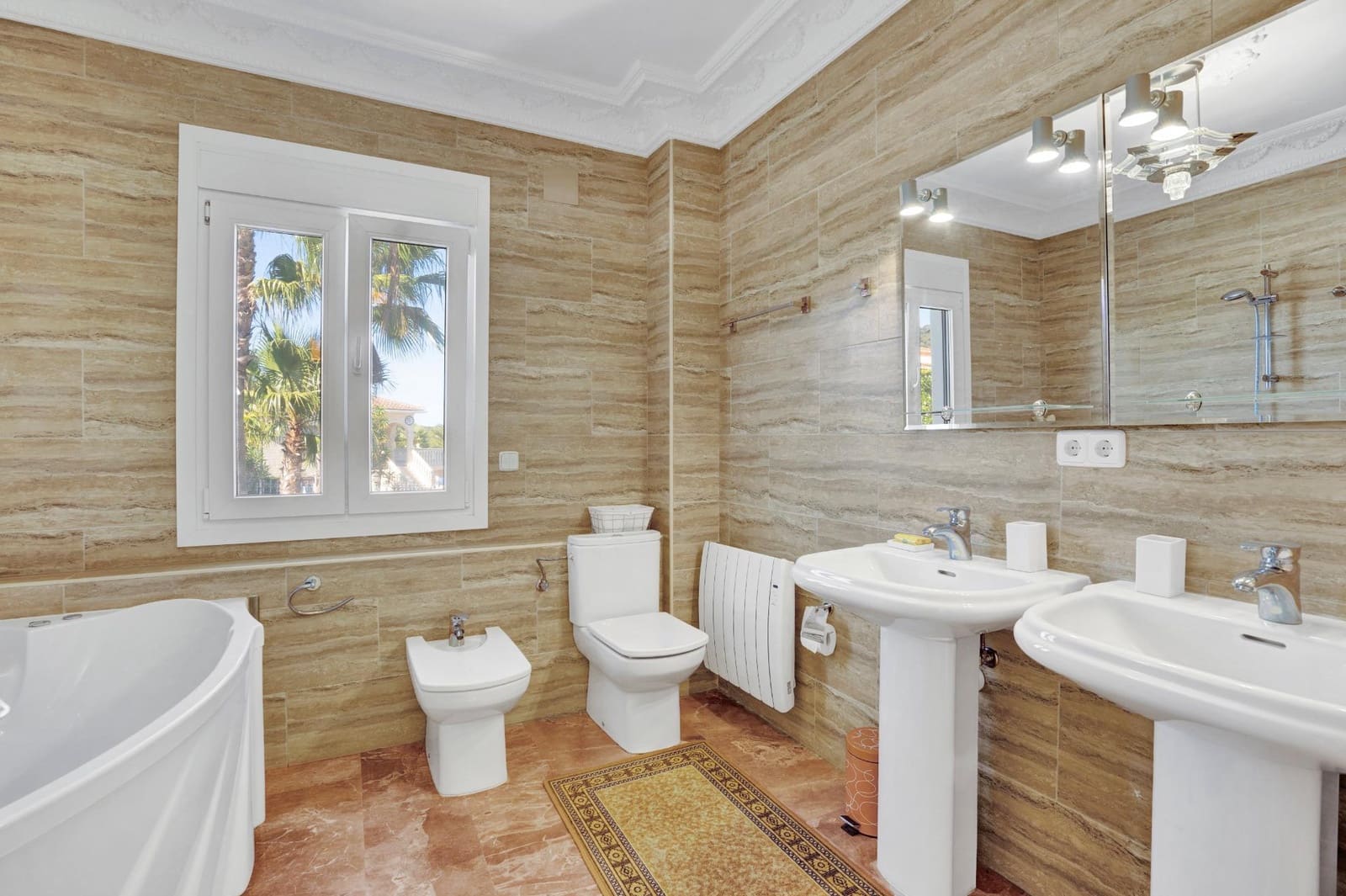 6 quarto Moradia para venda em Denia com piscina garagem - 1 290 000 € (Ref: 9431005)