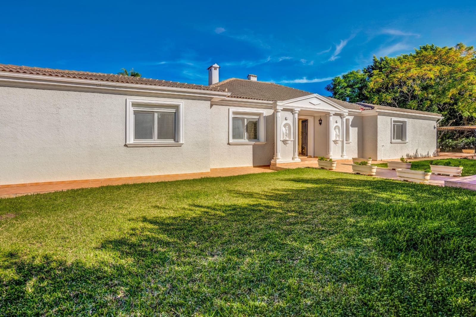 6 sypialnia Willa na sprzedaż w Denia z basenem garażem - 1 290 000 € (Ref: 9431005)