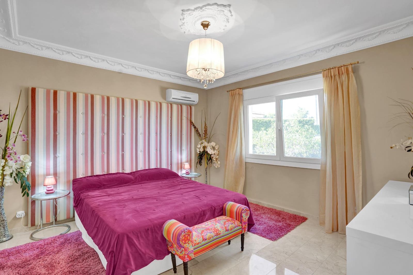 6 bedroom Villa for sale in Denia with pool garage - € 1,290,000 (Ref: 9431005)