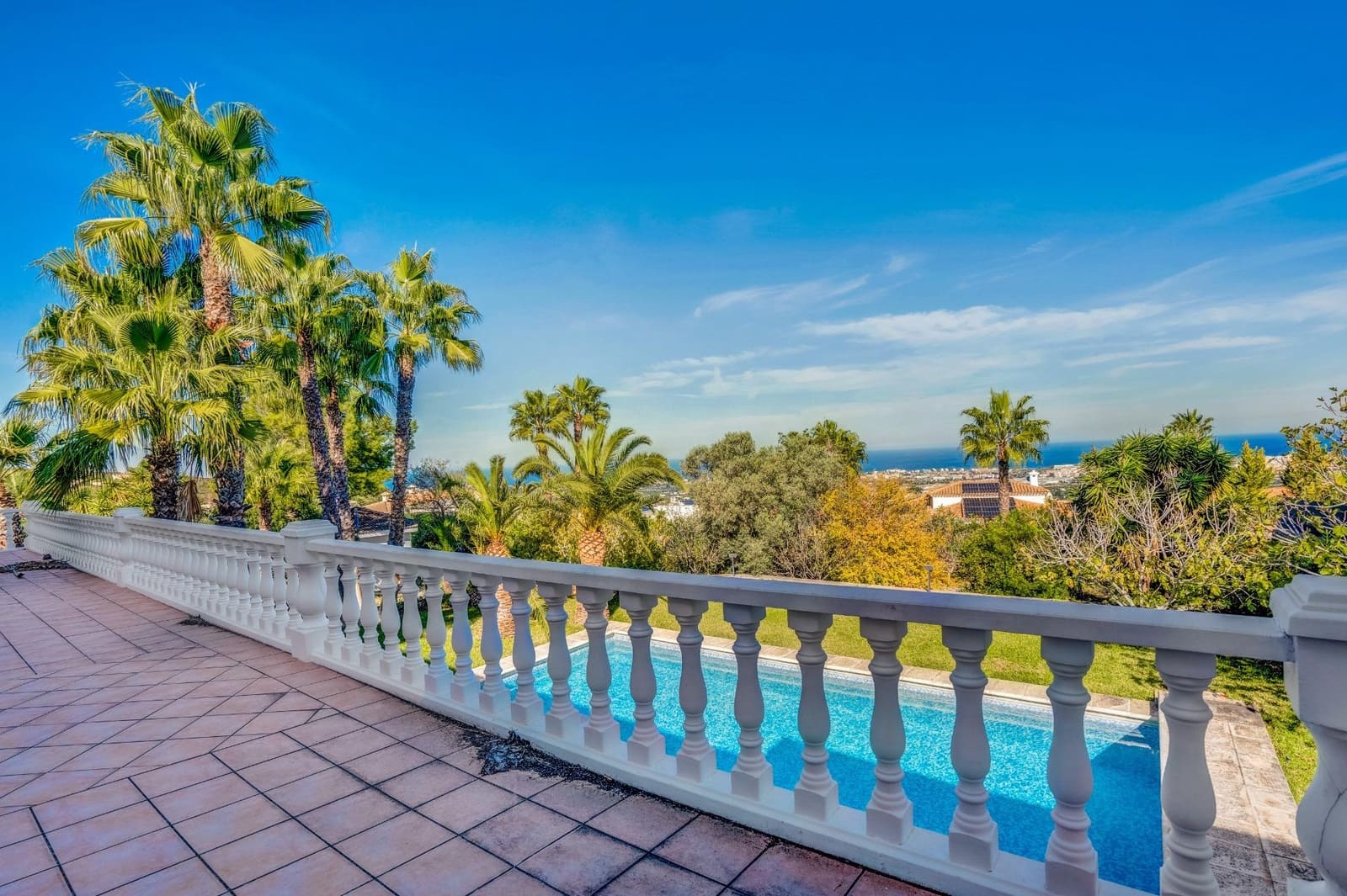 6 bedroom Villa for sale in Denia with pool garage - € 1,290,000 (Ref: 9431005)