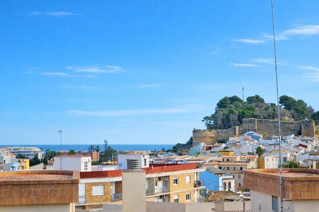 3 makuuhuone Kattohuoneisto myytävänä paikassa Centro Urbano, Dénia mukana 
autotalli - 699 000 € (Ref: 9446598)