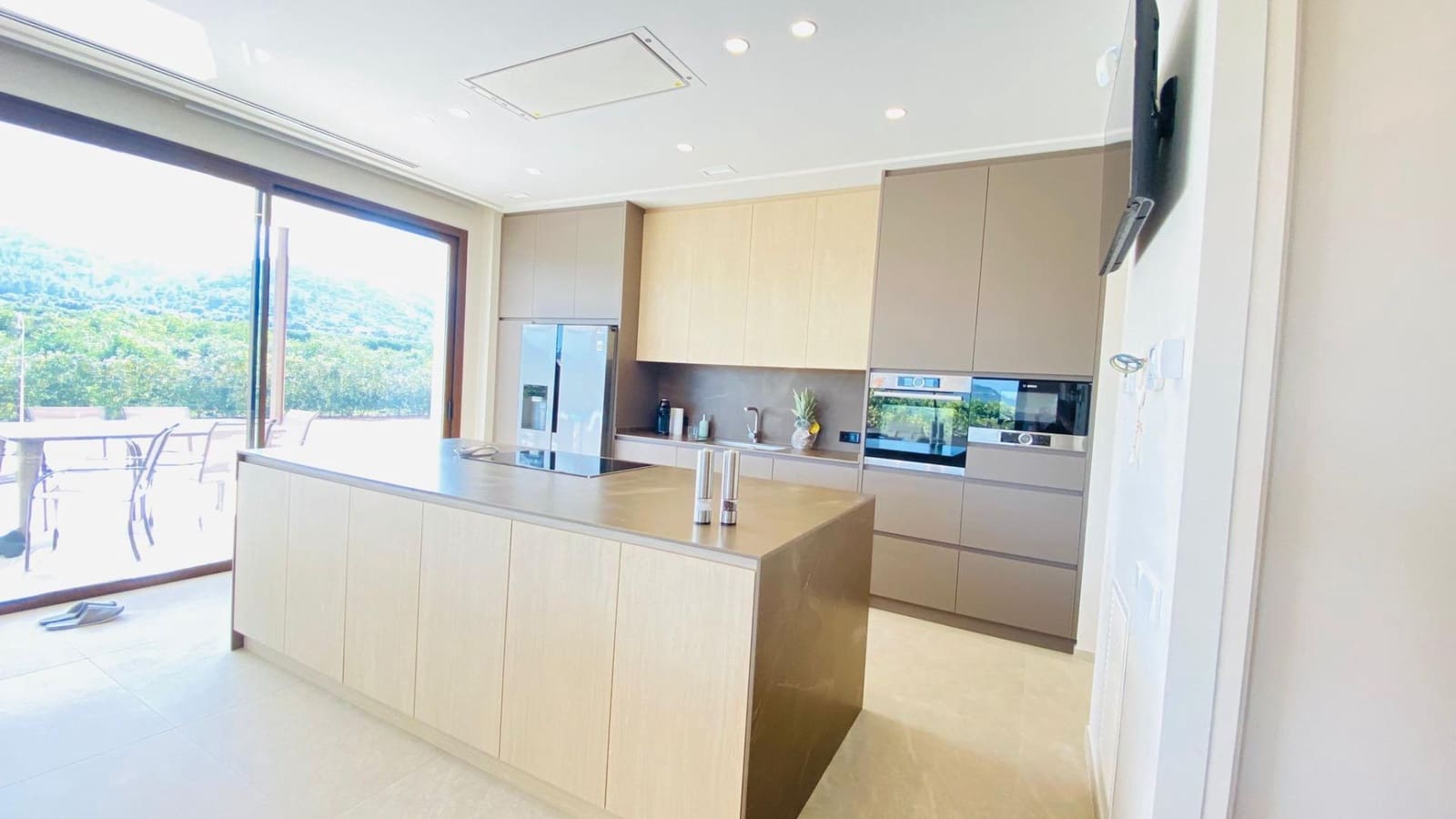 3 bedroom Villa for sale in Beniarbeig with pool garage - € 875,000 (Ref: 9450394)