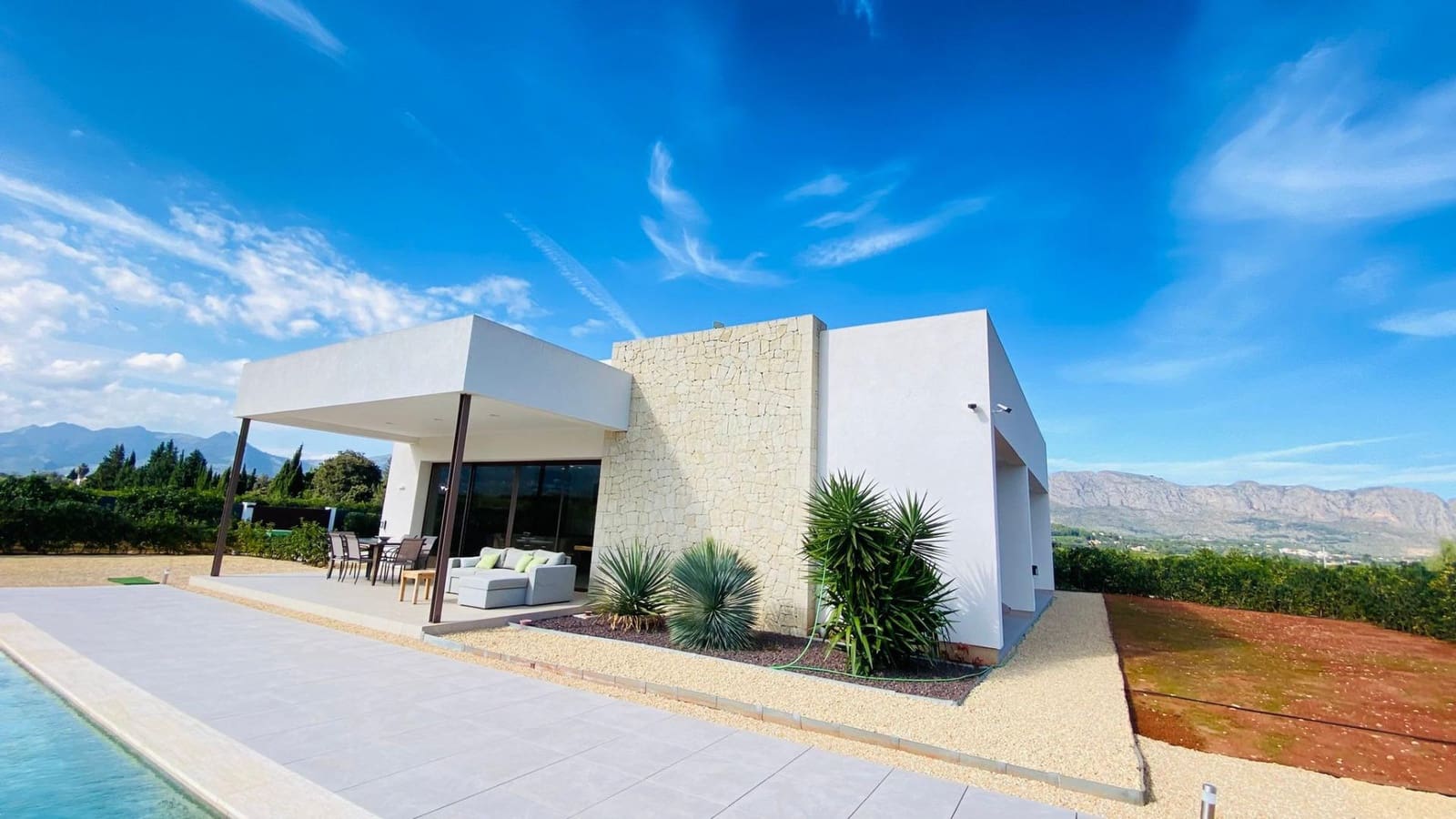 3 bedroom Villa for sale in Beniarbeig with pool garage - € 875,000 (Ref: 9450394)