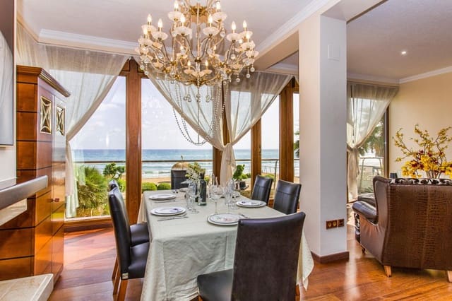 Chalet de 5 habitaciones en Dénia en venta con piscina garaje - 2.000.000 € (Ref: 9450396)