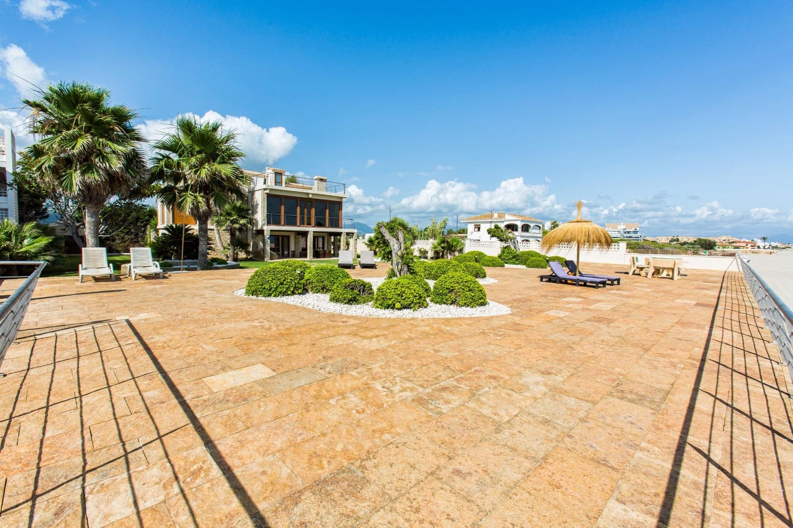 5 bedroom Villa for sale in Denia with pool garage - € 2,000,000 (Ref: 9450396)