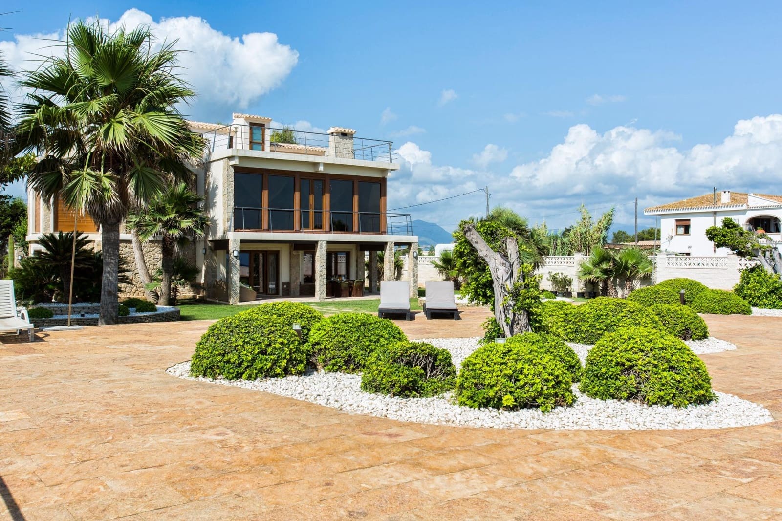 5 bedroom Villa for sale in Denia with pool garage - € 2,000,000 (Ref: 9450396)