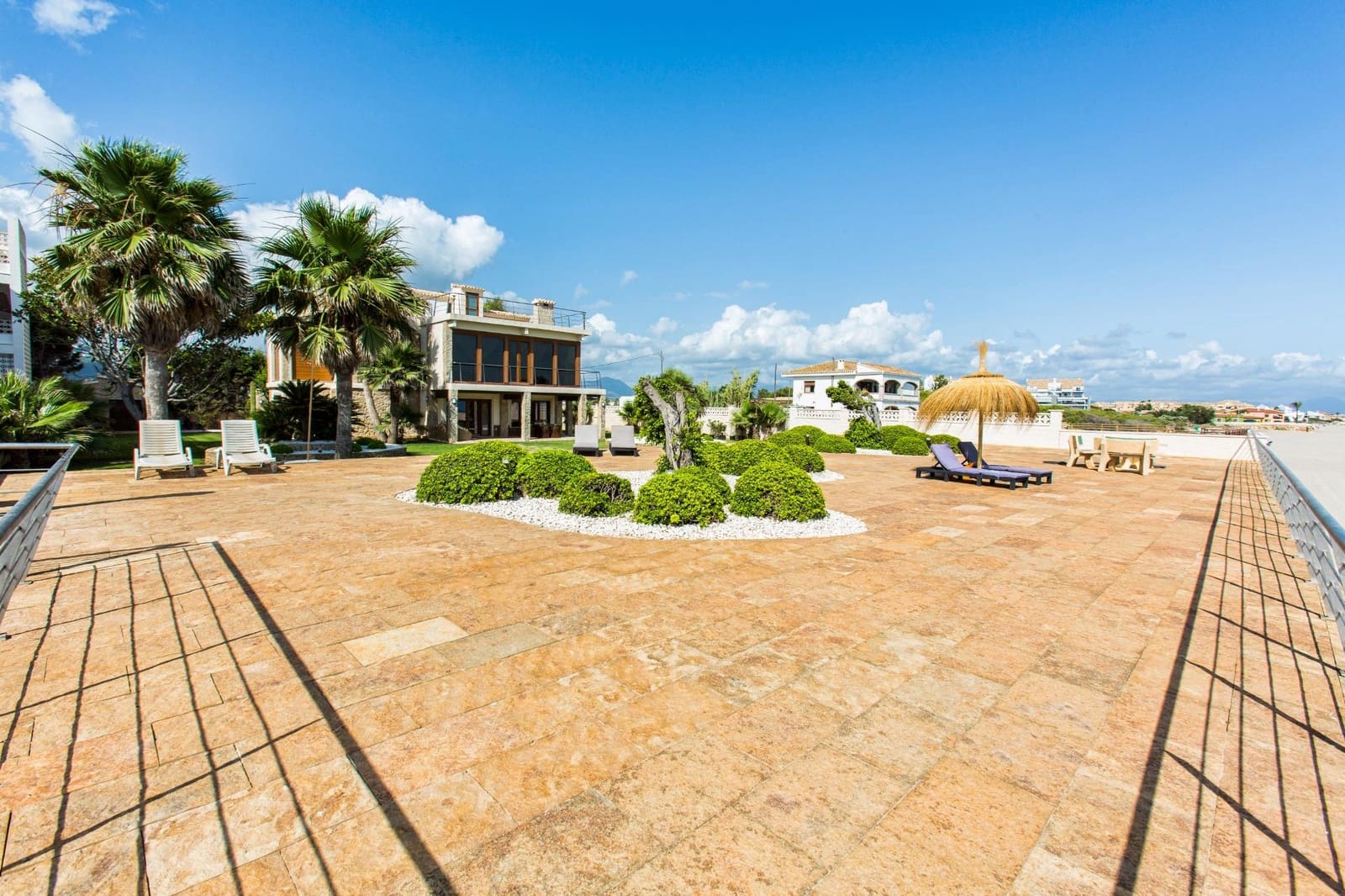 5 bedroom Villa for sale in Denia with pool garage - € 2,000,000 (Ref: 9450396)