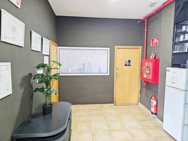 Yritys vuokrattavana paikassa El Montgó, Dénia - 8 000 € (Ref: 9468572)