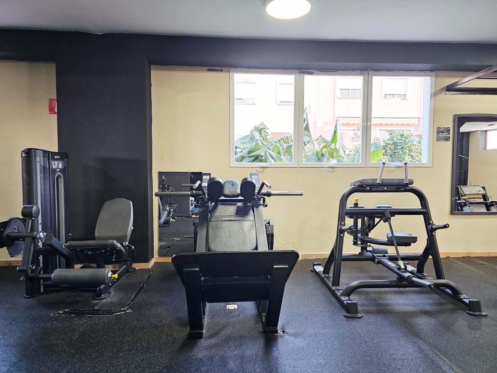 Virksomhed til leje i Denia - € 8.000 (Ref: 9468572)