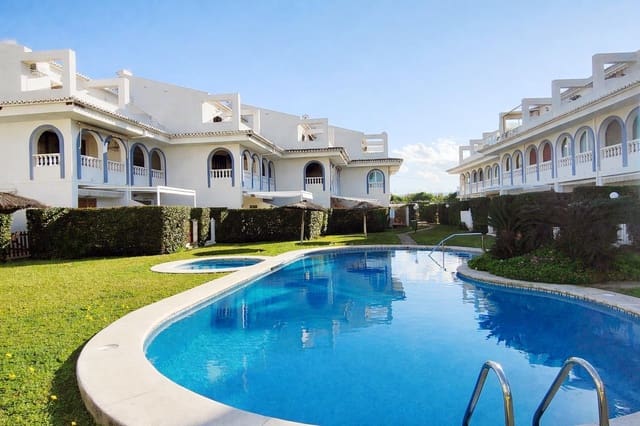 2 Zimmer Reihenhaus zu verkaufen in Las Marinas / Les Marines, Dénia mit Pool - 315.000 € (Ref: 9485321)