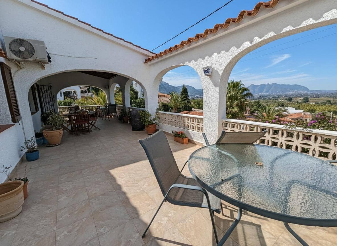 4 sovrum Villa till salu i Orba med pool garage - 460 000 € (Ref: 9509126)