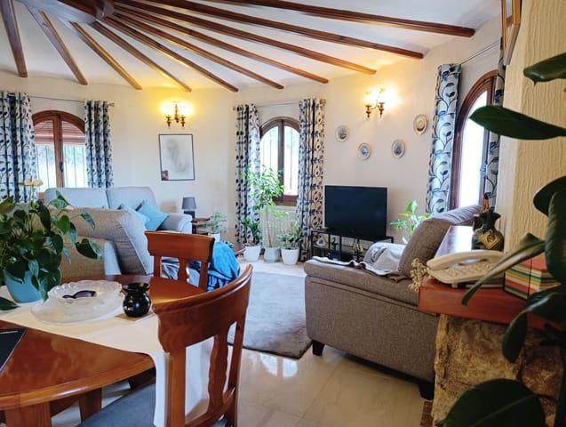 4 sovrum Villa till salu i Orba med pool garage - 460 000 € (Ref: 9509126)