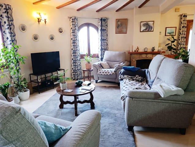 4 soverom Villa til salgs i Orba med svømmebasseng garasje - € 460 000 (Ref: 9509126)