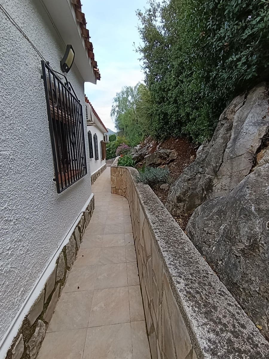 4 slaapkamer Villa te koop in Orba met zwembad garage - € 460.000 (Ref: 9509126)