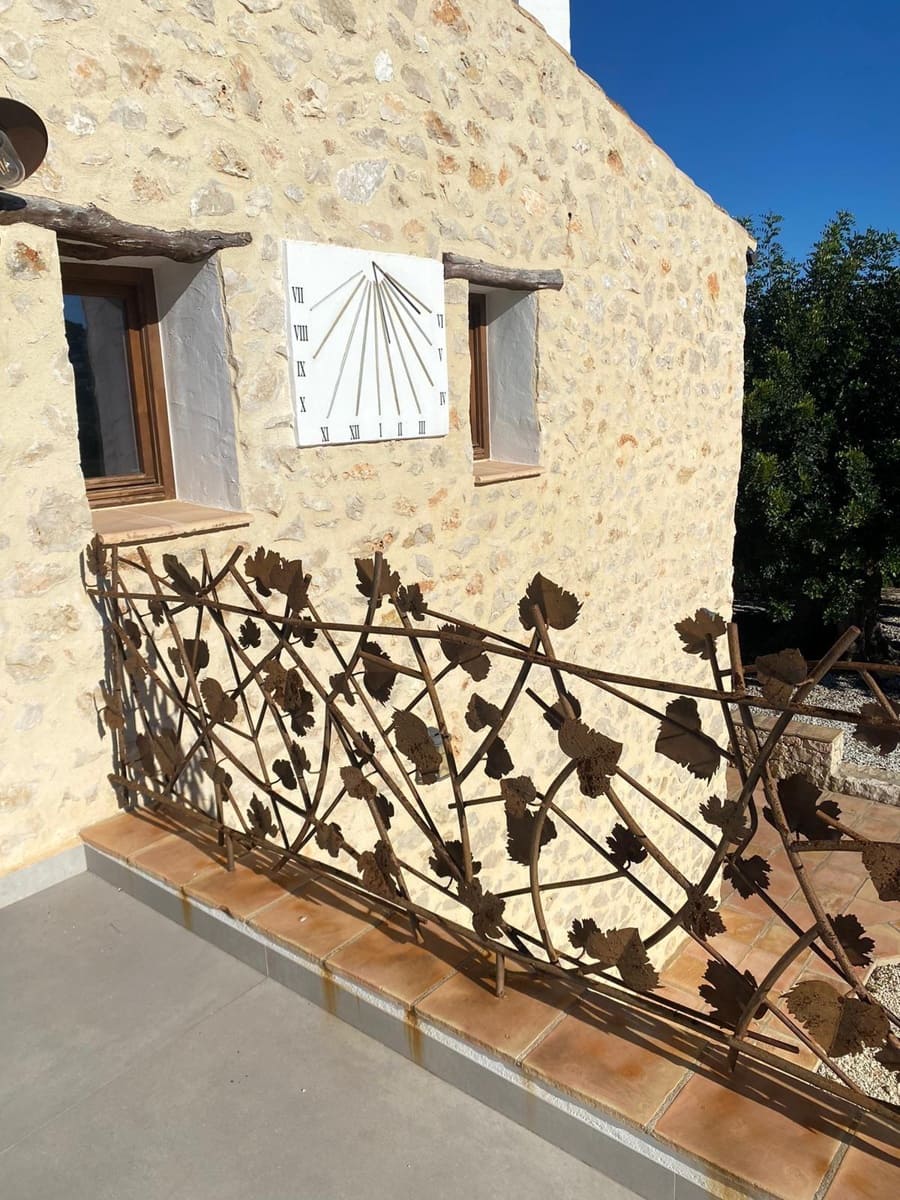 6 bedroom Villa for rent in Denia with pool - € 4,250 (Ref: 9530922)