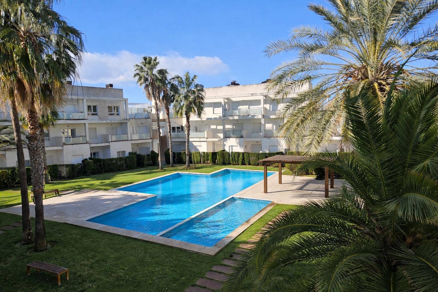 2 bedroom Apartment for sale in Denia with pool - € 249,000 (Ref: 9541581)