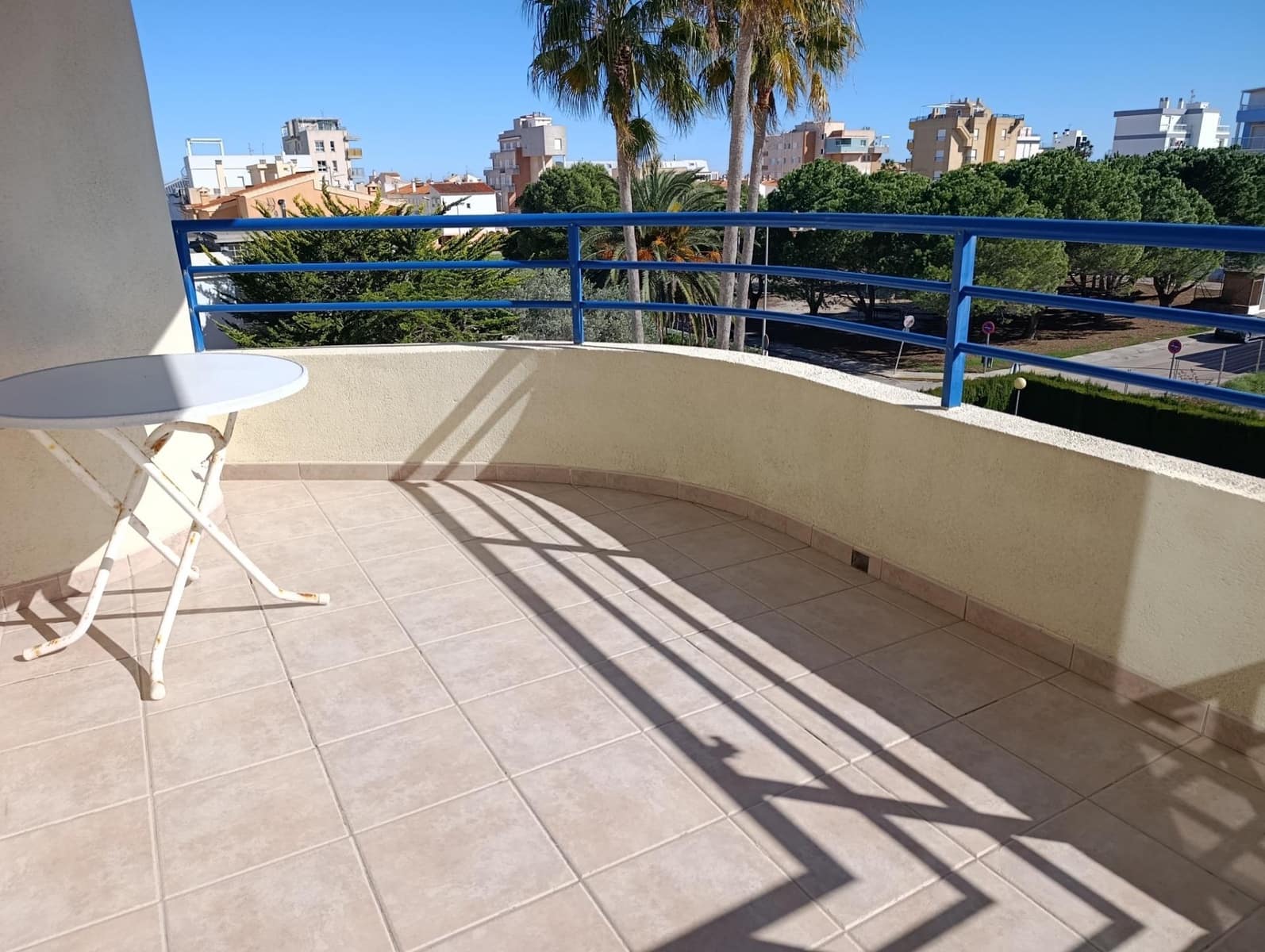 Apartamento de 2 habitaciones en Oliva en alquiler con piscina garaje - 700 € (Ref: 9562041)