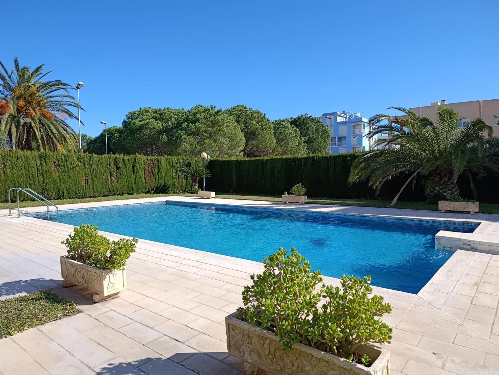 Apartamento de 2 habitaciones en Oliva en alquiler con piscina garaje - 700 € (Ref: 9562041)