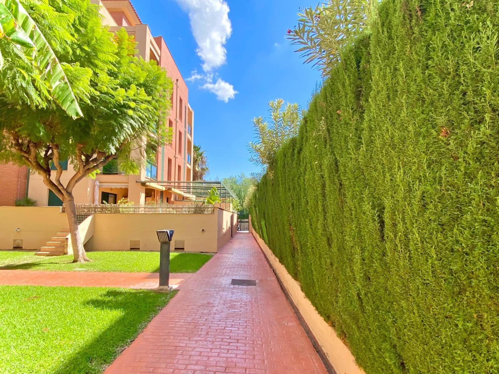 2 slaapkamer Appartement te koop in Denia met zwembad garage - € 449.500 (Ref: 9565394)