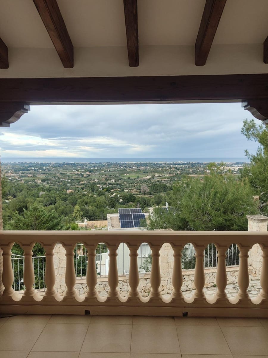 6 bedroom Villa for sale in La Sella with garage - € 965,000 (Ref: 9591505)