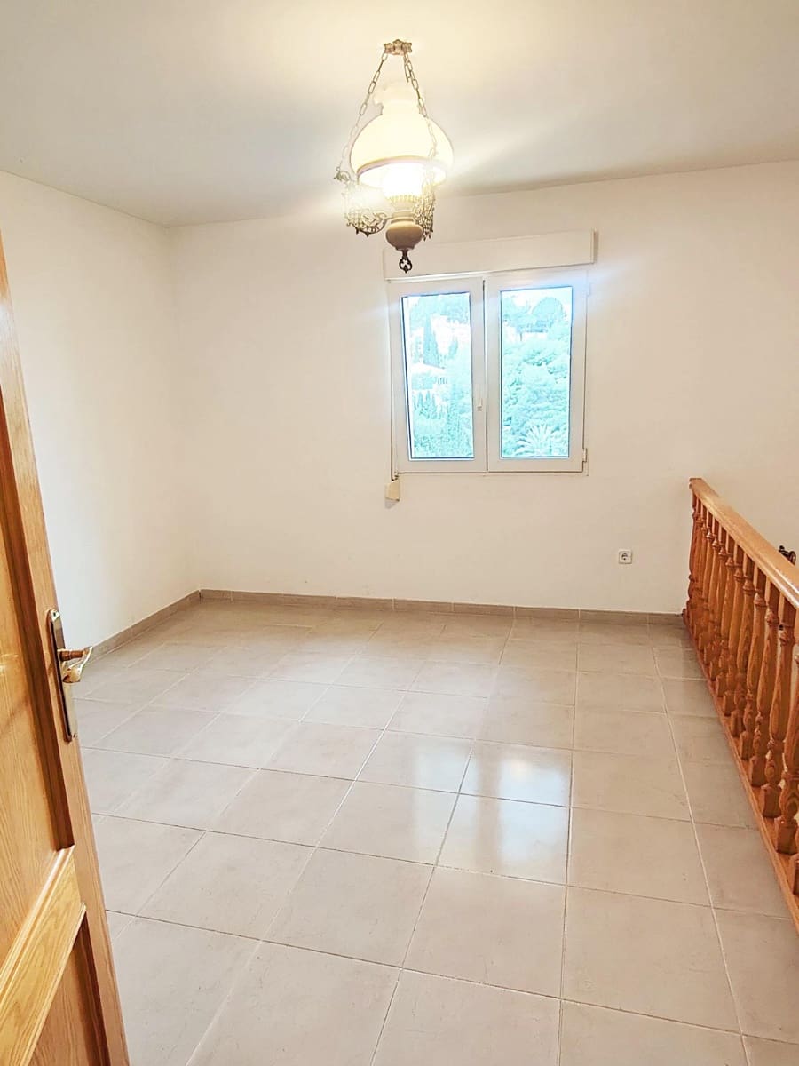 6 soveværelse Villa til salg i La Sella med garage - € 899.000 (Ref: 9591505)