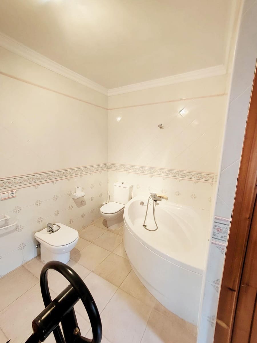 6 bedroom Villa for sale in La Sella with garage - € 899,000 (Ref: 9591505)