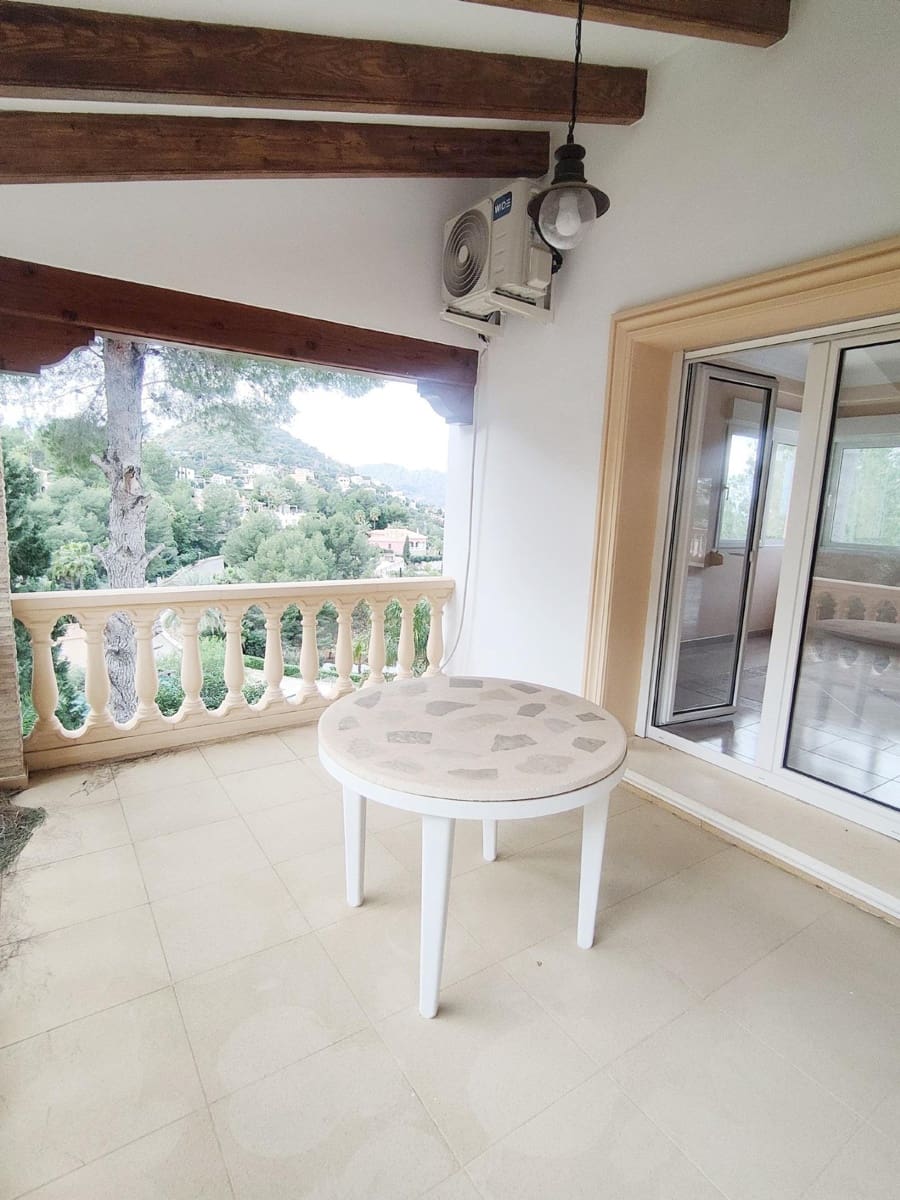 6 bedroom Villa for sale in La Sella with garage - € 899,000 (Ref: 9591505)