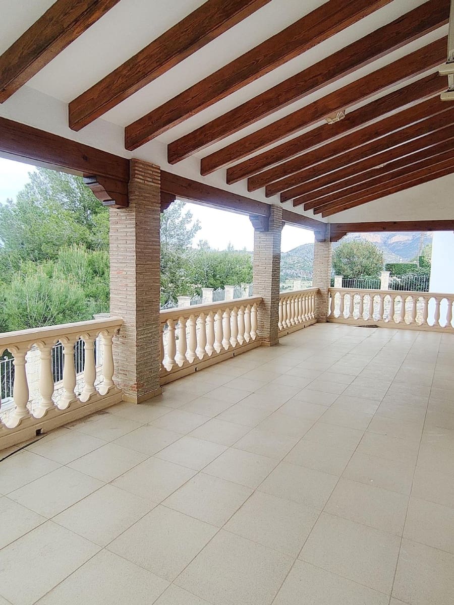6 bedroom Villa for sale in La Sella with garage - € 899,000 (Ref: 9591505)
