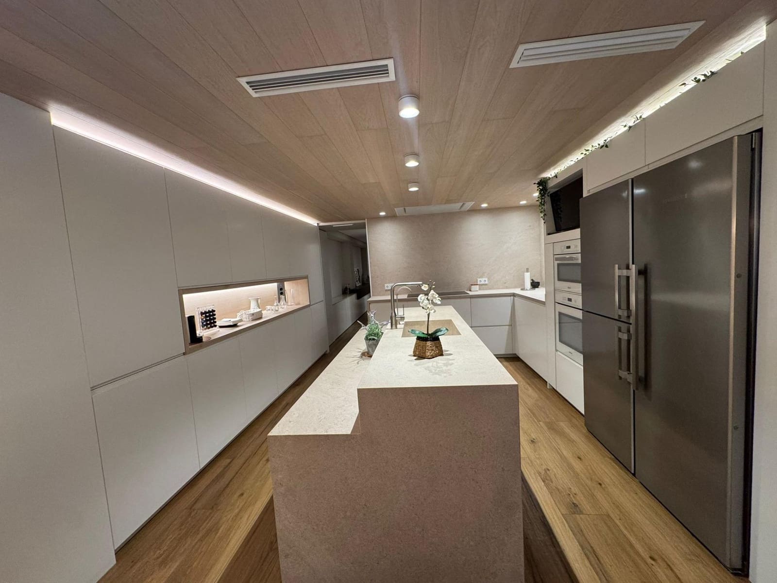 4 soverom Leilighet til leie i Denia med garasje - € 2 550 (Ref: 9640385)