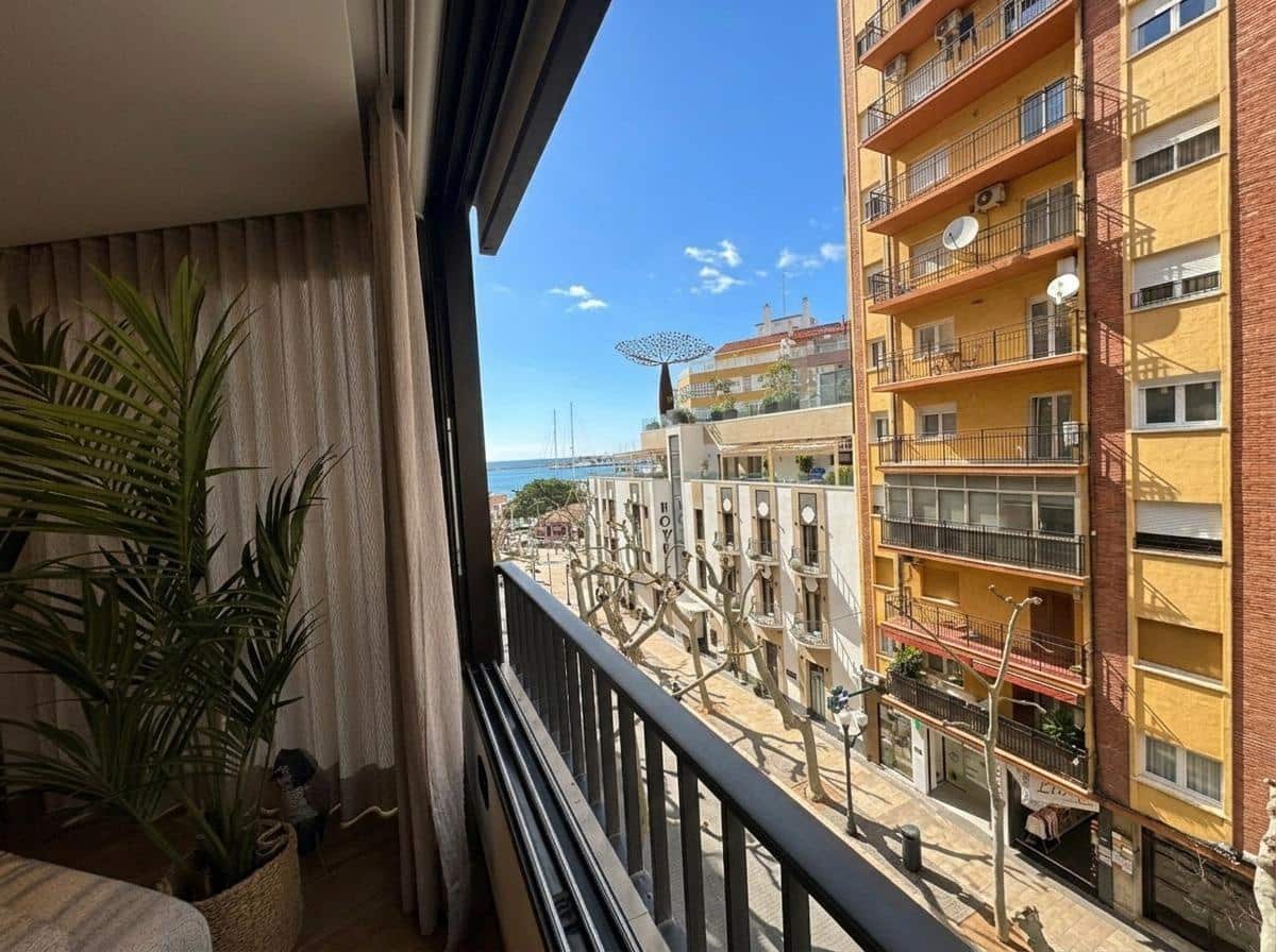 4 bedroom Flat for rent in Denia with garage - € 2,550 (Ref: 9640385)