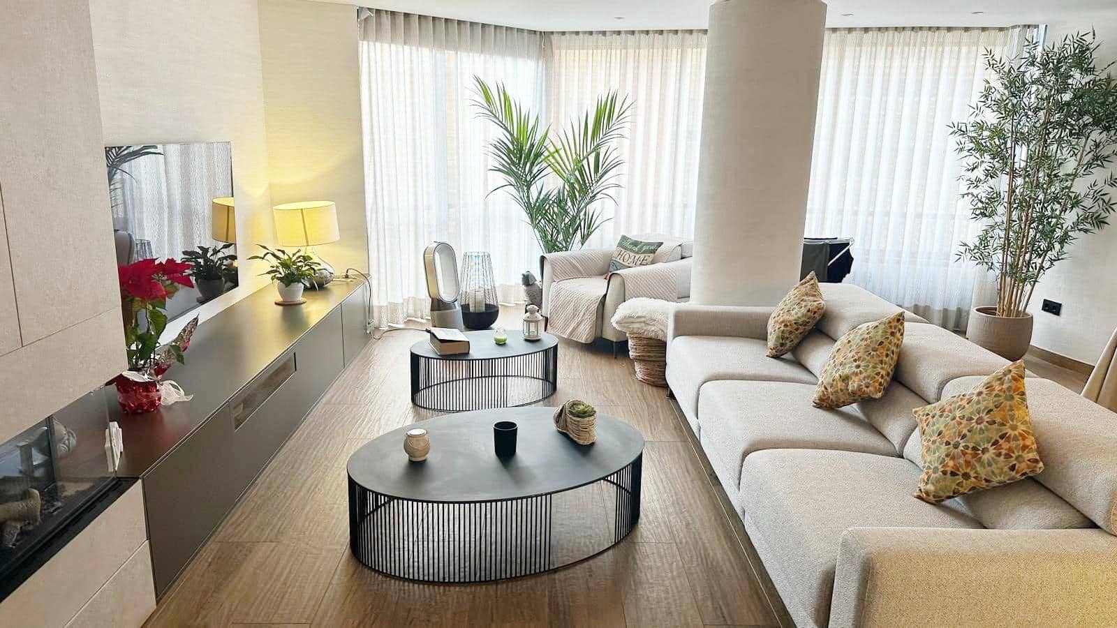 4 bedroom Flat for rent in Denia with garage - € 2,550 (Ref: 9640385)