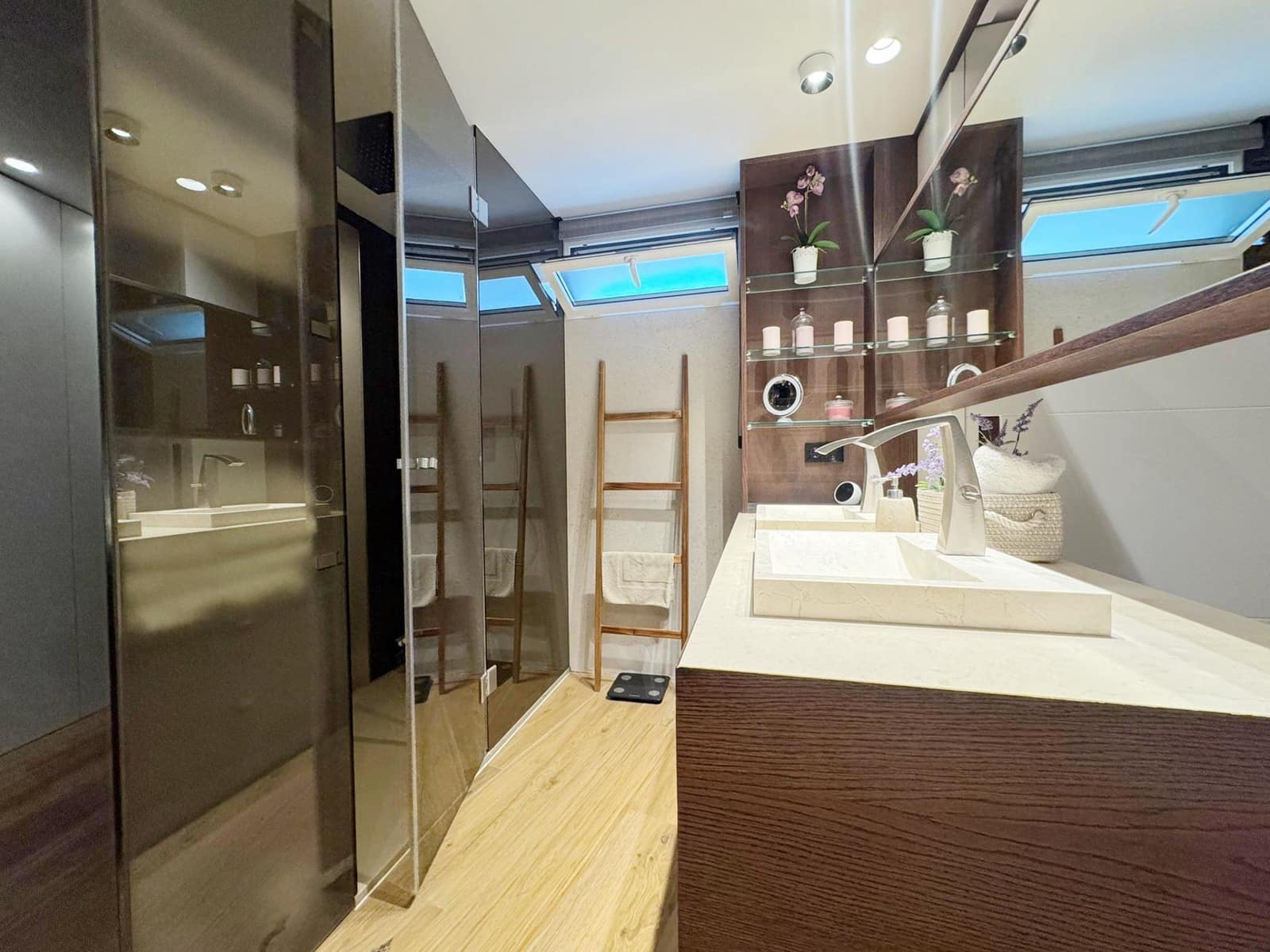 4 bedroom Flat for rent in Denia with garage - € 2,550 (Ref: 9640385)