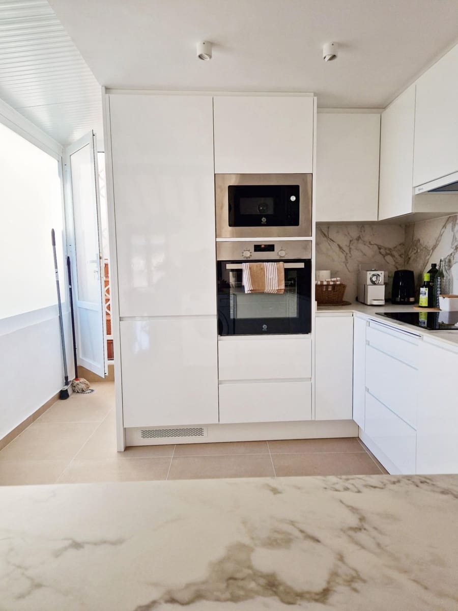 2 soveværelse Lejlighed til leje i Denia - € 3.600 (Ref: 9674433)