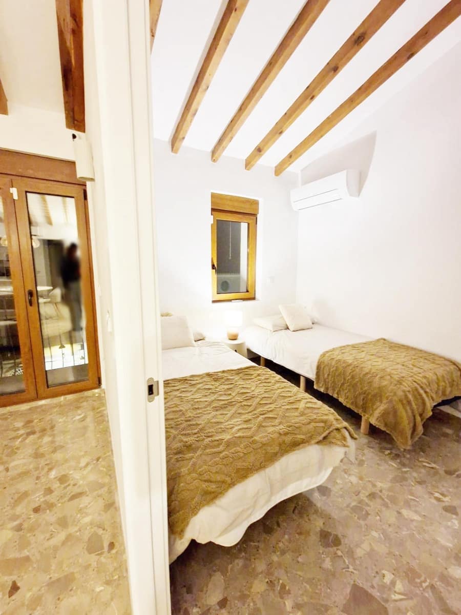 2 soveværelse Lejlighed til leje i Denia - € 3.600 (Ref: 9674433)