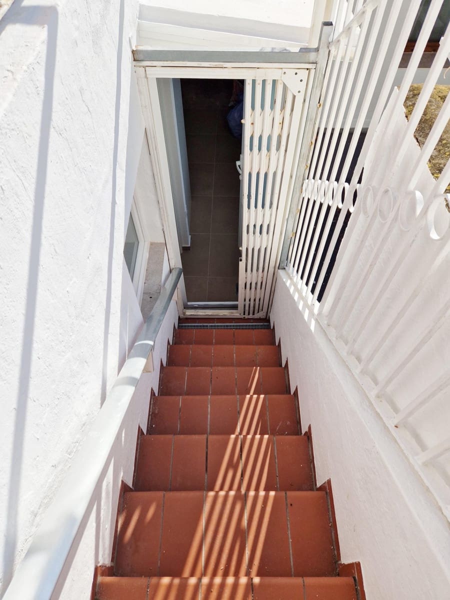 2 bedroom Flat for rent in Denia - € 3,600 (Ref: 9674433)