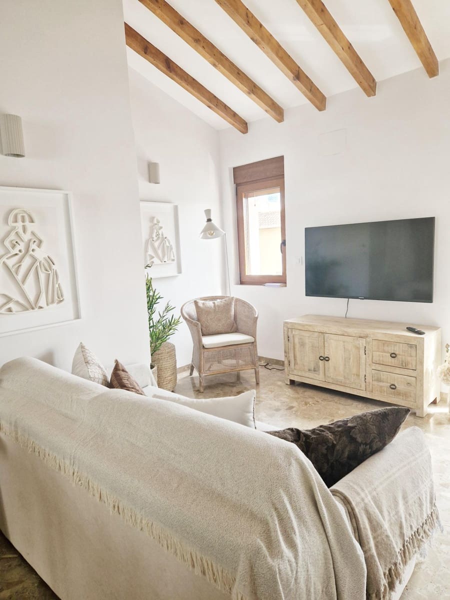 2 bedroom Flat for rent in Denia - € 1,500 (Ref: 9674433)