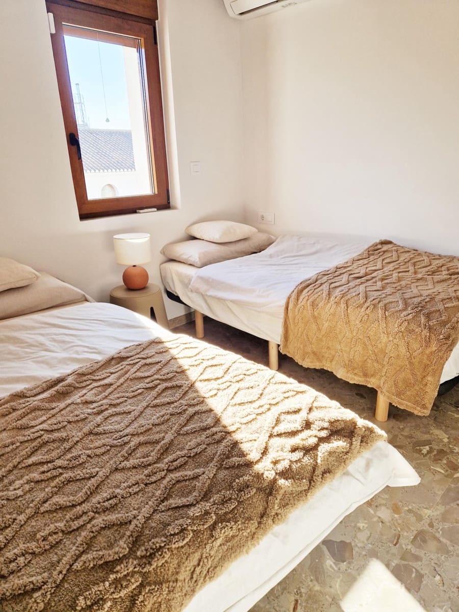 2 bedroom Flat for rent in Denia - € 1,500 (Ref: 9674433)