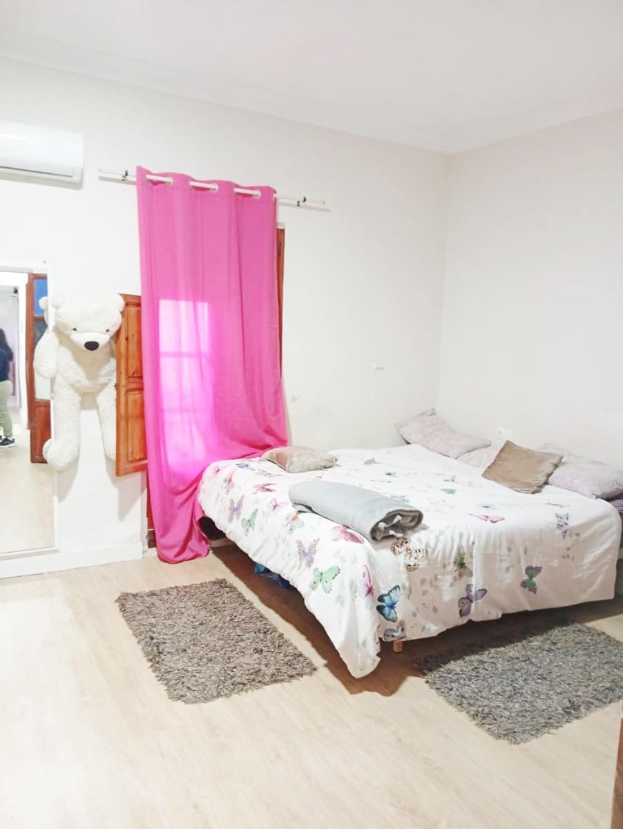 6 bedroom Townhouse for sale in Gata de Gorgos - € 270,000 (Ref: 9690940)